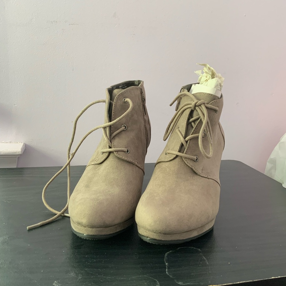 Tan Lace Up Boots with Suede Finish